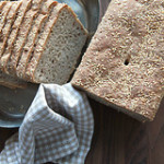 Roggenmischbrot mit Sauerteig und Sesam